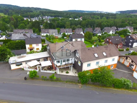 Gesamtansicht  - Gastgewerbe/Hotel kaufen in Burbach - Einzigartige Hotel-Immobilie mit 20 Zimmern, 3 Ferienwohnungen und separater Wohneinheit!