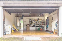 Garage mit Zugang zum Haus