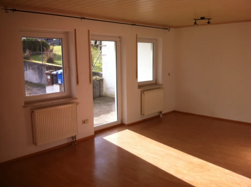 Wohn-Esszimmer mit Terrasse - Wohnung kaufen in Elz - Zentral gelegene helle EG Wohnung 63 qm - provisionsfrei -