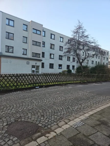 Außenansicht - Wohnung kaufen in Duisburg - Eigentumswohnung inklusive Stellplatz direkt am Rhein