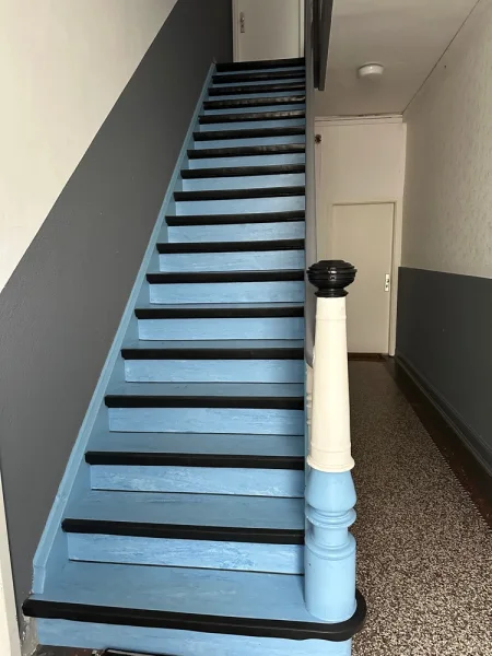 Vintage-Treppe zum OG