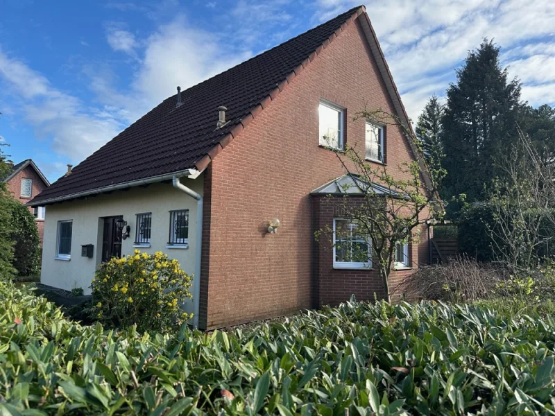 Nordansicht - Haus kaufen in Borgholzhausen - Seltenheit ... Klein aber mein ...  plus mögliche Ausbaureserve von ca. 45 m² im Dachgeschoss