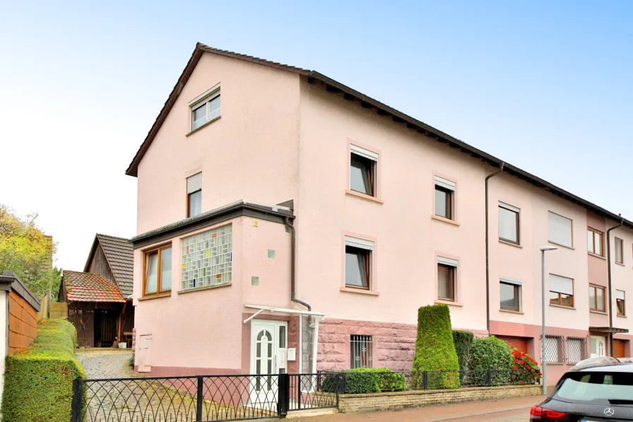 Hausansicht - Haus kaufen in Neulingen - Liebe auf den ersten Ausblick -  inkl. Baugrundstück