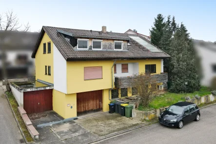 Hausansicht - Haus kaufen in Mundelsheim - Attraktives Zweifamilienhaus mit vielseitigem Potenzial