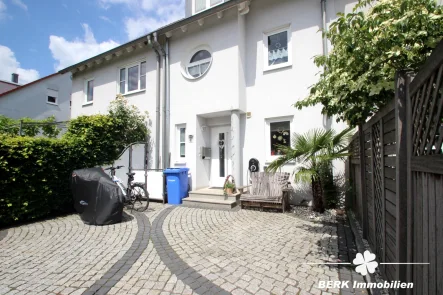 Titelbild - Haus kaufen in Kleinostheim - BERK Immobilien - charmantes Einfamilienhaus in beliebter Wohnlage von Kleinostheim