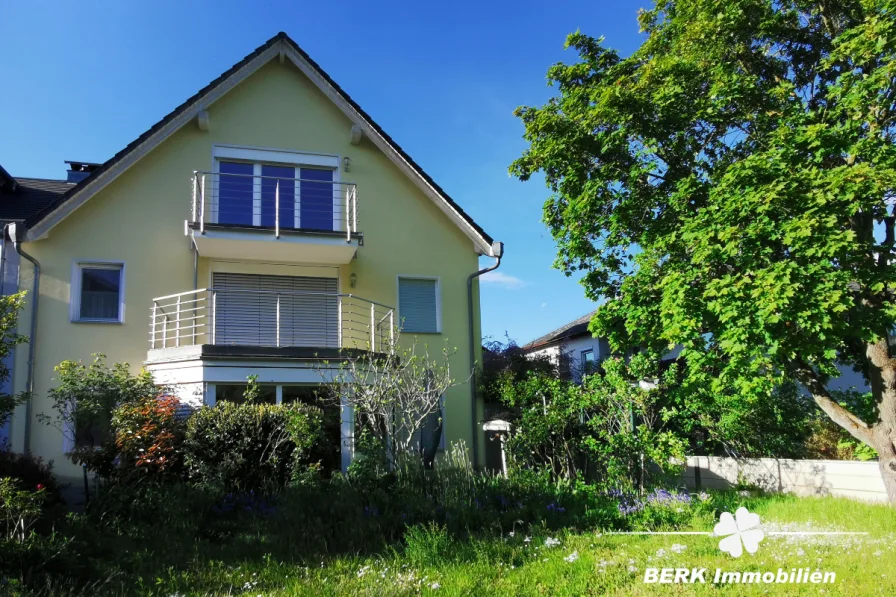 BERK Immobilien - Haus in Miltenberg - Haus kaufen in Miltenberg - BERK Immobilien - Sofort beziehbar - Mehrgenerationenhaus mit Wintergarten & Burgblick in Miltenberg