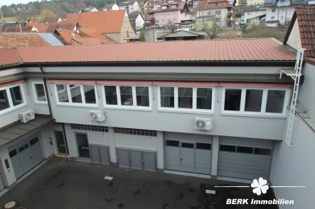 Titelbild - Büro/Praxis mieten in Mömlingen - BERK Immobilien -  möblierte Büro- und Lagerflächen in zentraler Lage von Mömlingen zu vermieten