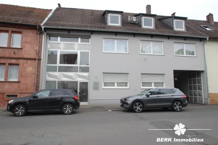 Titelbild - Büro/Praxis mieten in Mömlingen - BERK Immobilien - Attraktive Büroflächen mit Laborraum in zentraler Lage von Mömlingen zu vermieten