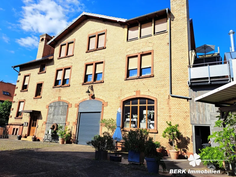 Front/Hofansicht - Haus kaufen in Langenselbold - BERK Immobilien - historisches Schmuckstück: ZFH mit ehemaliger Kelterei, Felsenkeller & einzigartigem Flair