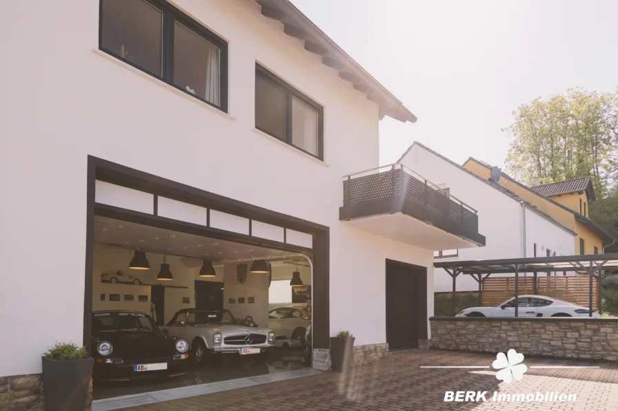 Garage + Carport