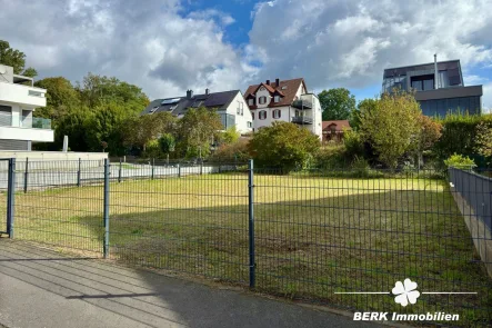 Titelbild - Grundstück kaufen in Aschaffenburg - BERK Immobilien - seltene Gelegenheit am Godelsberg: Traumhaftes Baugrundstück in Aschaffenburgs Toplage