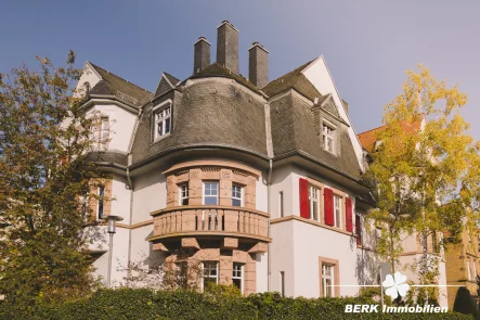 Titel - Haus kaufen in Aschaffenburg - BERK Immobilien - Historische Villa in bester Innenstadtlage – Denkmalgeschützt und modern saniert