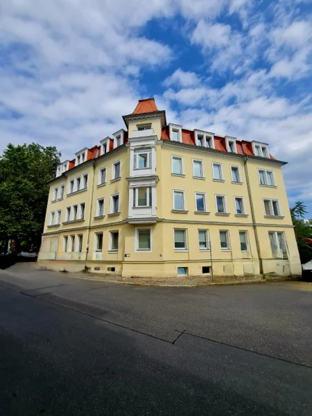 Straßenansicht - Wohnung kaufen in Dresden - Lukrative Kapitalanlage in Löbtau: Moderne Wohnung mit Potenzial