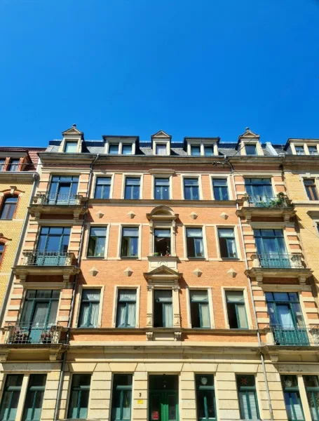 Außenansicht - Wohnung kaufen in Dresden / Neustadt - Tolle 44 m² Wohnung im charmanten Altbauensemble