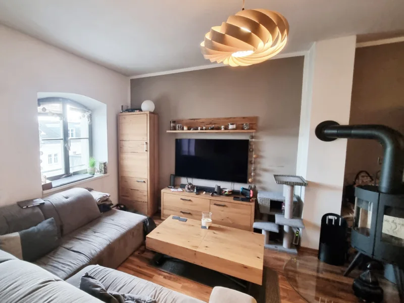 Wohnzimmer - Wohnung kaufen in Dresden - Attraktive Kapitalanlage: Historischer Charme, Moderne Ausstattung, Langfristige Vermietung