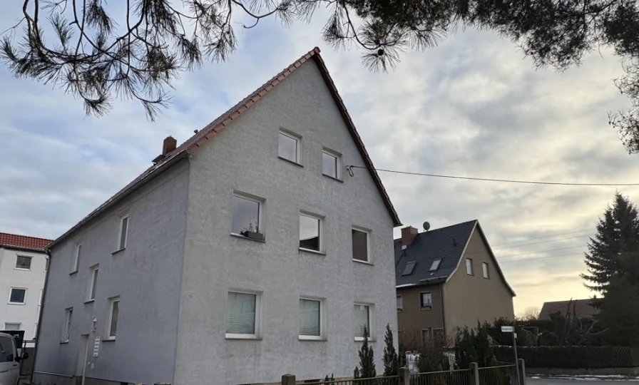 Straßenansicht Mehrfamilienhaus 1