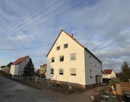 Titelbild - Haus kaufen in Zeithain / Röderau-Bobersen - AUFGEPASST | VOLLVERMIETET! IMMOBILIENPAKET MIT 10 WOHNUNGEN IN LÄNDLICHER LAGE