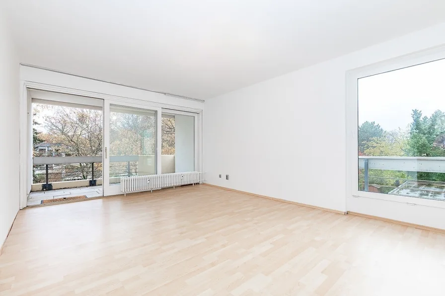 Wohnzimmer - Wohnung kaufen in Berlin - Bezugsfreie 3-Zimmerwohnung mit Blick ins Grüne & KFZ-Stellplatz