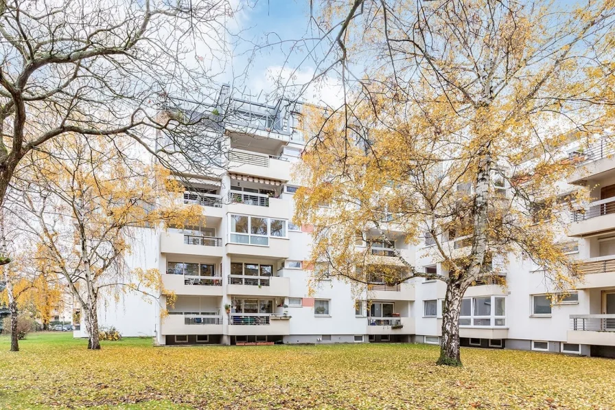 Außenansicht - Wohnung kaufen in Berlin - Bezugsfreie 3-Zimmer-Wohnung in Marienfelde mit Blick ins Grüne