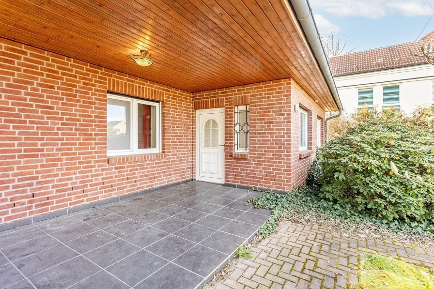 Hauseingang - Haus kaufen in Berlin - Einfamilienhaus mit Ausbaureserve und Neubauoption im Buntzelkiez