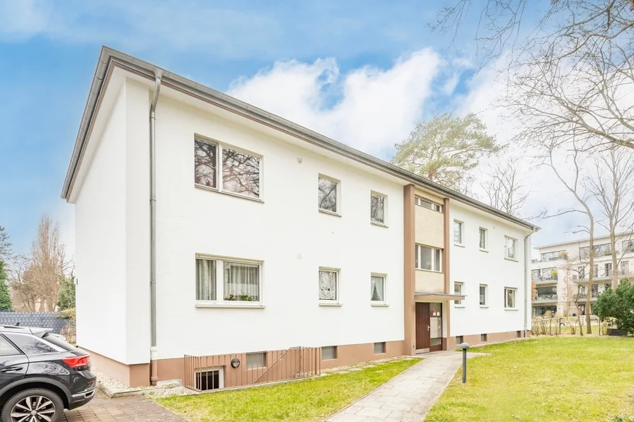 Außenansicht - Wohnung kaufen in Berlin - 5-Zimmer-Etagenwohnung mit zwei Balkonen nahe des Grunewalds