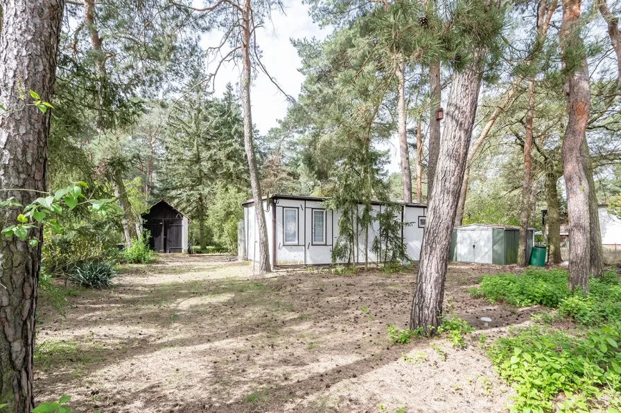 Bungalow- u. Garagenansicht