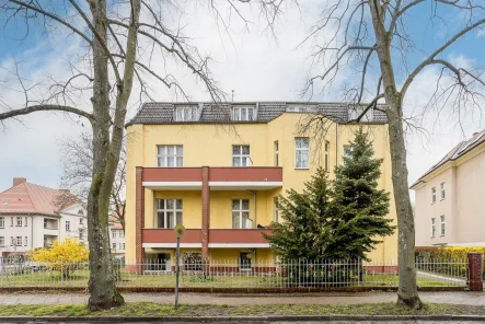 Außenansicht - Wohnung kaufen in Berlin - Geräumige Souterrain-Wohnung unweit des Schweizer Viertels