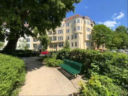 Außenansicht - Wohnung kaufen in Berlin - Traumhaftes Wohnen - 3 Zimmerwohnung am Friedensplatz Tempelhof