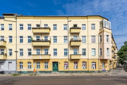 Vorderansicht - Wohnung kaufen in Berlin - Bezugsfreie 2-Zimmer-Wohnung mit Balkon in Berlin-Lichtenberg