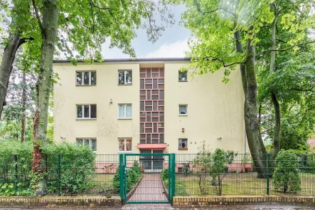 Frontansicht - Wohnung kaufen in Berlin - Vermietete 2-Zimmer-Wohnung zur Kapitalanlage nahe des Bäkeparks