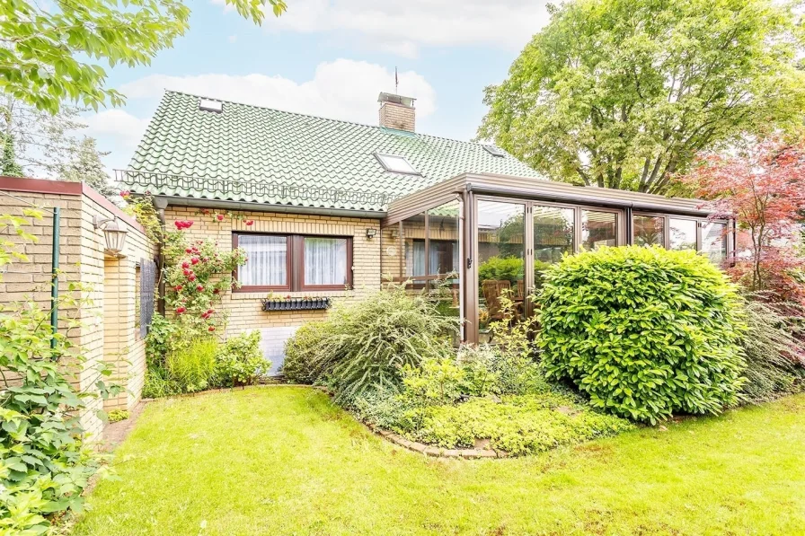 Außenansicht - Haus kaufen in Berlin - Traumhaftes Einfamilienhaus am Mauerweg in Berlin-Lichtenrade