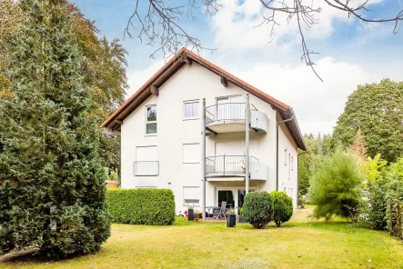 Wohnung im OG mit Balkon - Wohnung kaufen in Berlin - Freie Dachgeschosswohnung mit Balkon am Waldrand in Wendenschloss