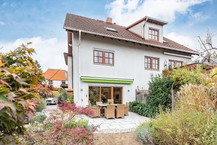 Gartenansicht  - Haus kaufen in Berlin - Geräumige Doppelhaushälfte auf 4 Etagen nahe des Britzer Gartens