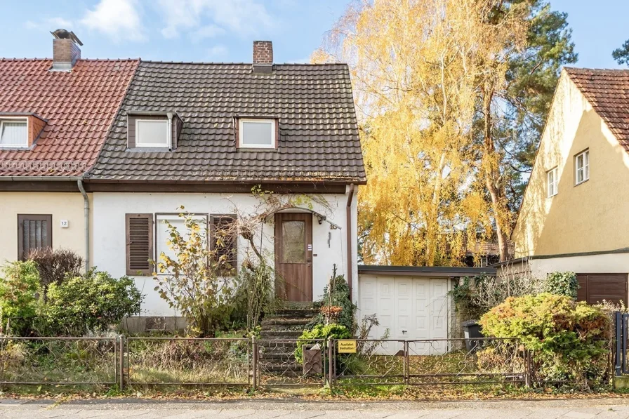 Hausansicht  - Haus kaufen in Berlin - Gemütliches Reihenendhaus nahe dem Birkenwäldchen