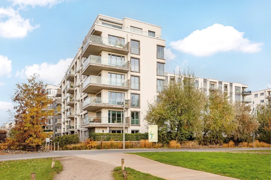 Hausansicht - Wohnung kaufen in Berlin - Exklusives Penthouse mit Blick in den Park am Gleisdreieck