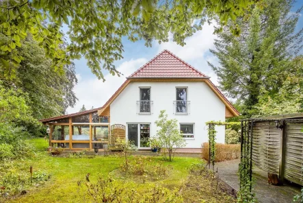 Außenansicht  - Haus kaufen in Zeuthen - Einfamilienhaus in ruhiger Sackgasse & naturnaher Lage mit Sauna