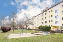 Gesamtansicht mit Spielplatz