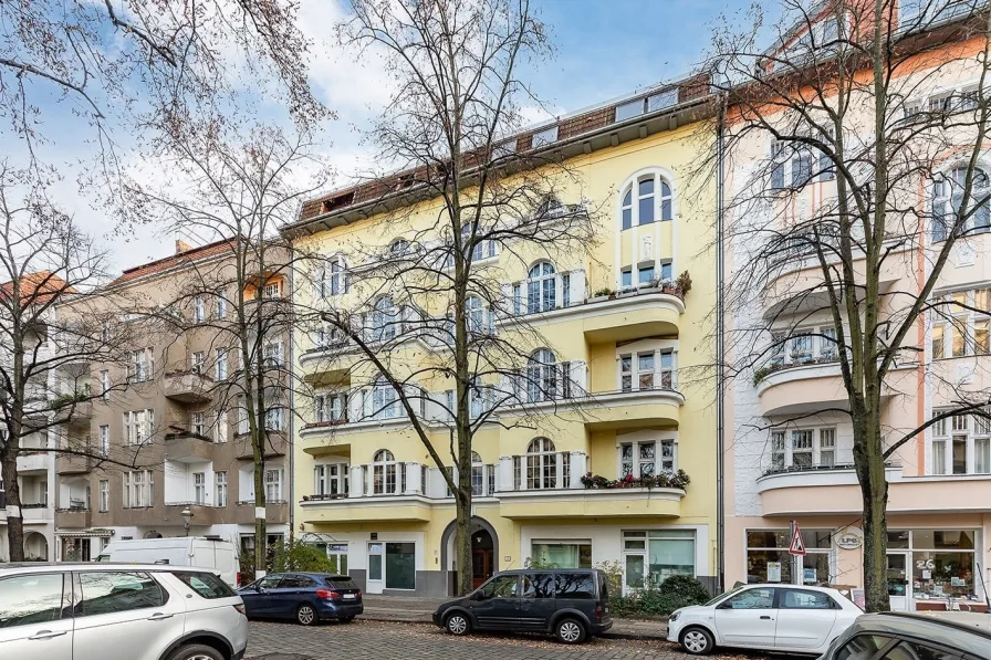 Vorderansicht  - Wohnung kaufen in Berlin - Bezugsfreie Dachgeschosswohnung nahe Volkspark Wilmersdorf