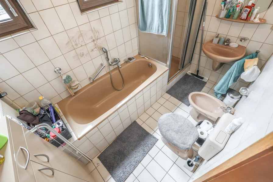 Badezimmer Wohnung EG