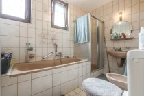 Badezimmer Wohnung EG