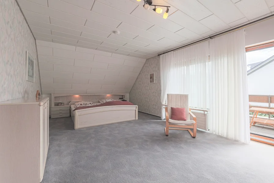 Schlafzimmer DG