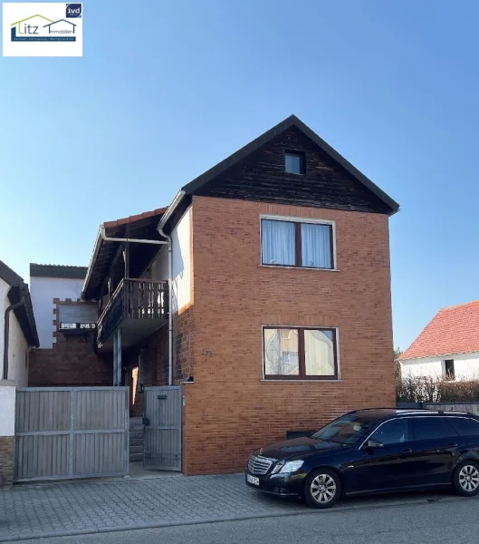 Ansicht von Straße - Haus kaufen in Haßloch - Neu Preisanpassung !Hassloch ! 1-2 Familienhaus mit schönem Garten