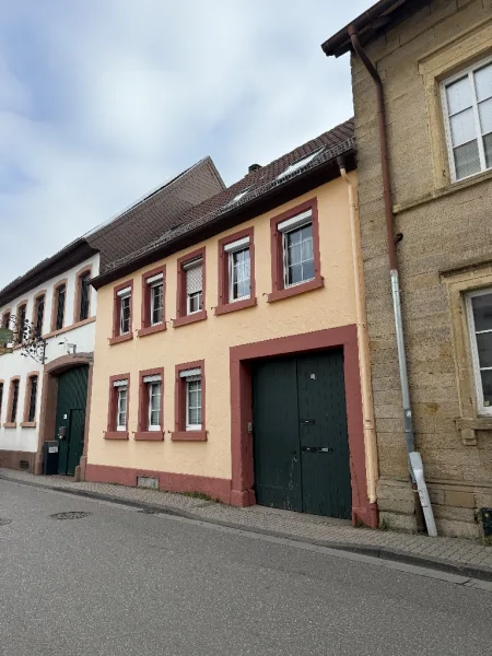  - Haus kaufen in Edenkoben - Mehrfamilienhaus Renditeobjekt in Edenkoben