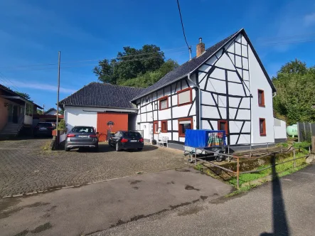 Bild1 - Haus kaufen in Bad Münstereifel - Bad Münstereifel Fachwerkhaus mit Scheune in Ruhiglage, ideal für Pferdeliebhaber