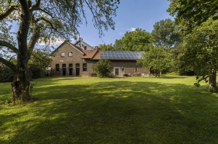 Bild1 - Haus kaufen in Euskirchen - Euskirchen historische Hofanlage auf 5.300 m² Areal mit Bauland