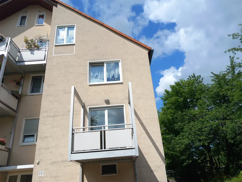 Objektansicht - Wohnung mieten in Nossen - Singlewohnung mit Balkon auf dem Nossener Augustusberg