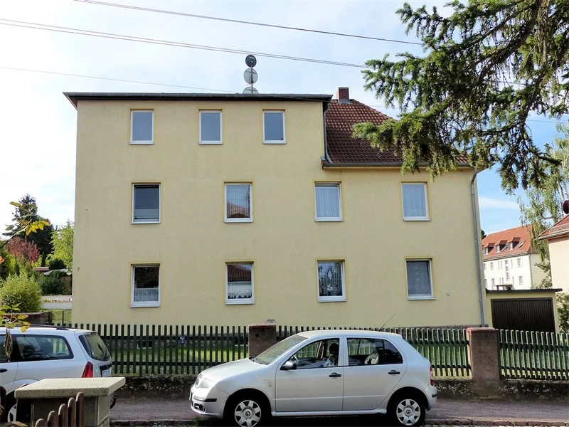 Hausansicht Straßenseite - Wohnung kaufen in Meissen - Eigentumswohnung für Eigennutzung und Vermietung in Meißen Spaar