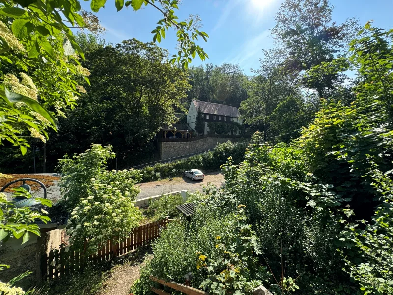 Blick öffentl. Stellplatz und