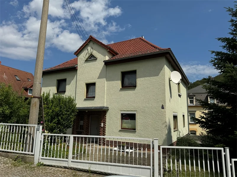 Objektansicht - Haus kaufen in Freital - Tolles Wohnhaus mit viel Potential in Freital