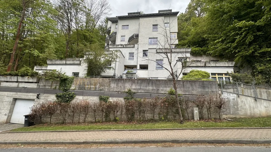 Außenansicht des Hauses - Wohnung mieten in Tharandt - geräumige 3-Raumwohnung mit Terrasse in ruhiger Lage von Tharndt